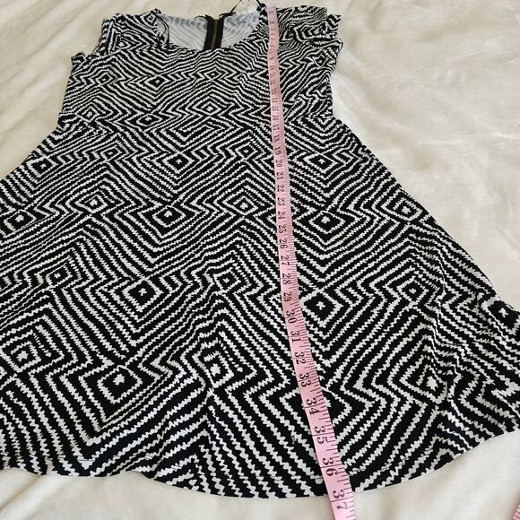 Michael Kors Black & White Sleeveless Dress - Size L - Picture 5 of 6